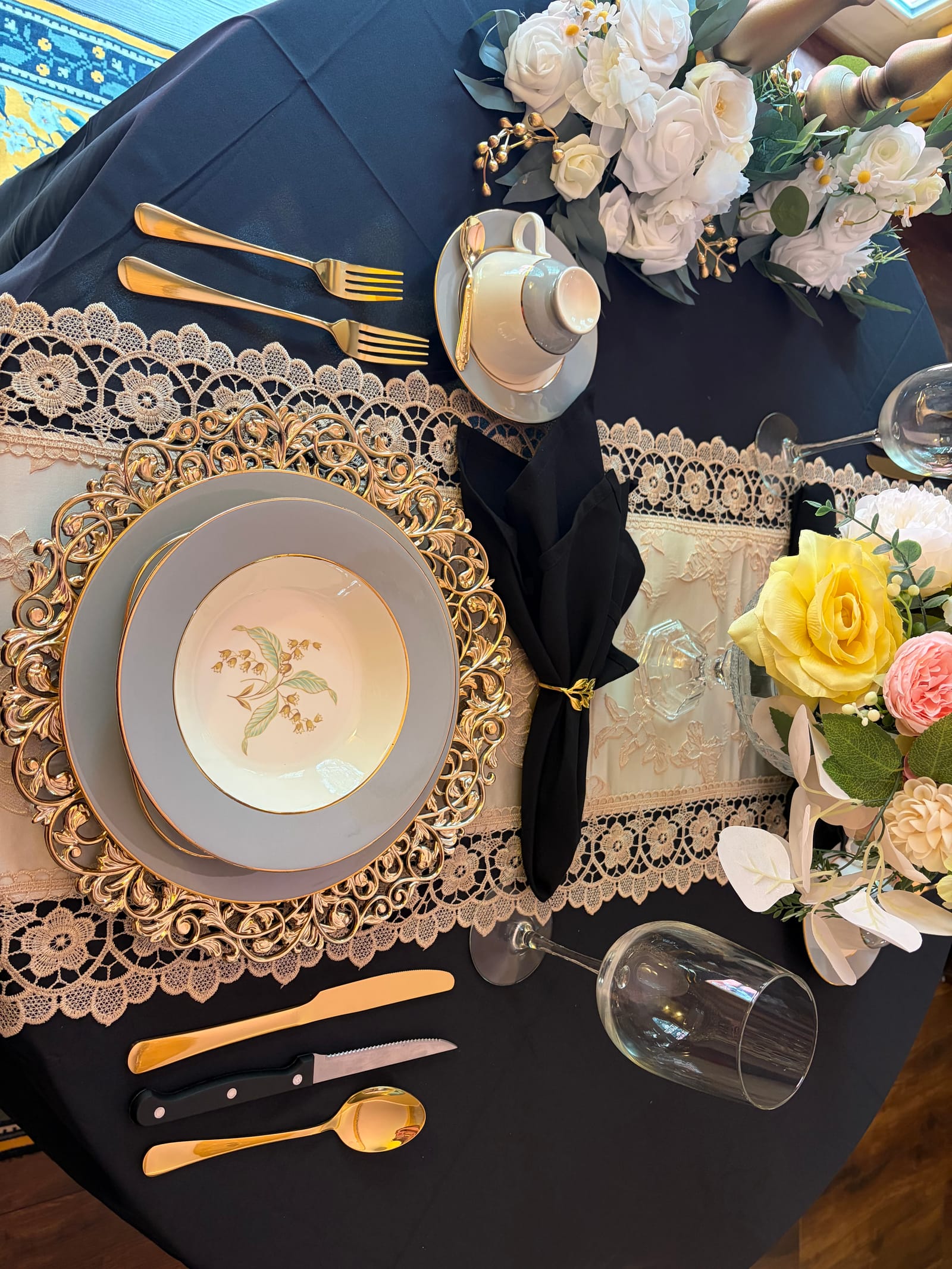 Elegant tablescape